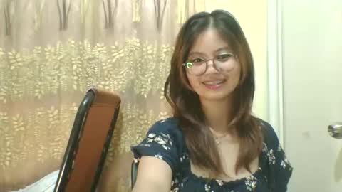 its me KYLIE online show from September 8, 2:27 pm