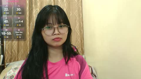 its me KYLIE online show from November 25, 12:29 pm