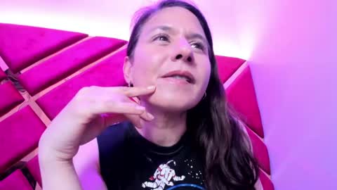 kylie_bloom online show from July 26, 2:19 am
