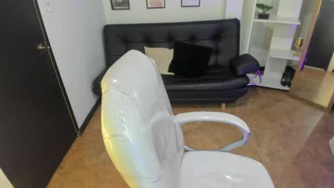 kylie online show from January 23, 12:52 pm