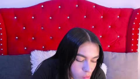 kylie_ls online show from February 12, 3:52 am