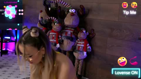 Kylie online show from December 31, 3:34 am