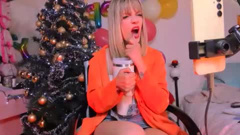   online show from November 30, 3:43 am