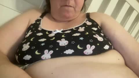 Snapshot of kylorencat chatting on December 21, 9:47 pm KYLO online show from December 21, 9:47 pm