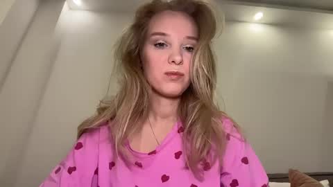lina online show from May 2, 6:22 pm