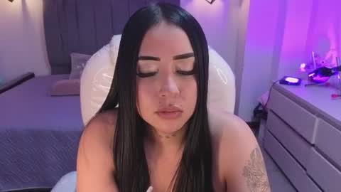  L A R A   online show from June 15, 8:20 pm