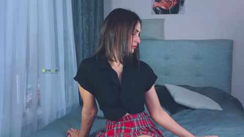 Snapshot of lachatte013 chatting on January 22, 9:35 am Kristina online show from January 22, 9:35 am