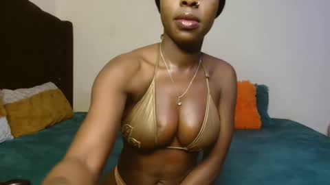 Snapshot of ladasha_montaz chatting on September 18, 3:27 am ladasha online show from September 18, 3:27 am