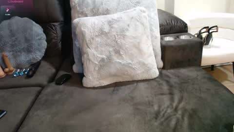 Snapshot of ladii_mia chatting on September 28, 10:15 pm Mia online show from September 28, 10:15 pm