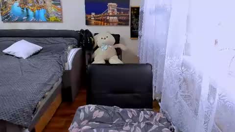 lady_boom_ online show from May 1, 6:49 am