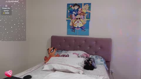 lady_butterfly19 online show from December 6, 8:06 pm