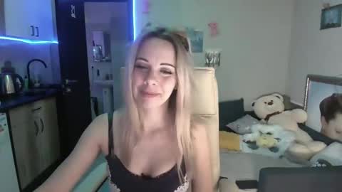 lady_smile69 online show from November 30, 3:05 pm