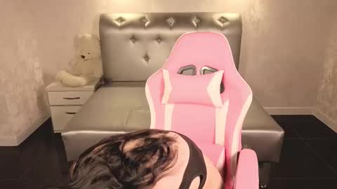 Snapshot of lady_velit chatting on October 19, 5:15 pm lady_velit online show from October 19, 5:15 pm