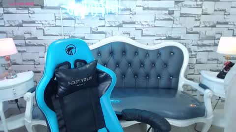 Snapshot of lady_violet_bridgerton_a chatting on December 14, 9:56 pm Lady Violet Bridgerton online show from December 14, 9:56 pm