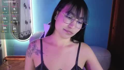 Snapshot of lady_violet_bridgerton_a chatting on September 23, 9:57 pm Lady Violet Bridgerton online show from September 23, 9:57 pm