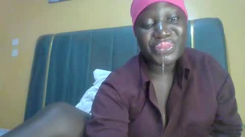 lindah32 online show from May 1, 12:14 am