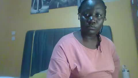 lindah32 online show from June 8, 1:28 am