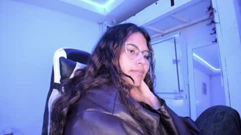  Lady  online show from June 18, 5:53 am