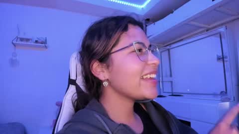  Lady  online show from May 1, 3:21 am