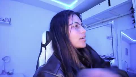  Lady  online show from July 7, 7:23 am