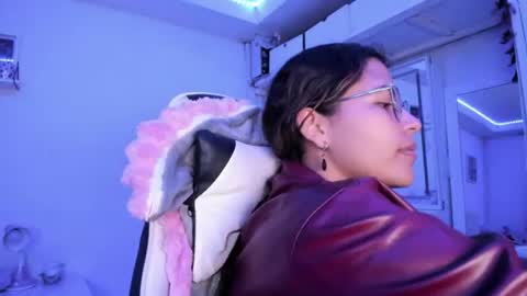  Lady  online show from August 2, 3:09 am