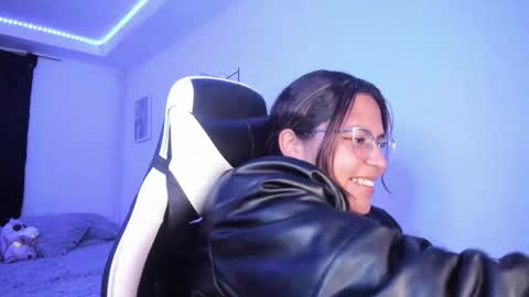  Lady  online show from February 5, 7:00 am