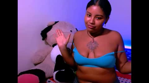 laura online show from November 15, 11:00 am