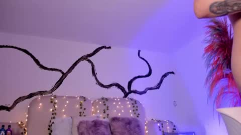 Lady  online show from September 28, 6:09 am