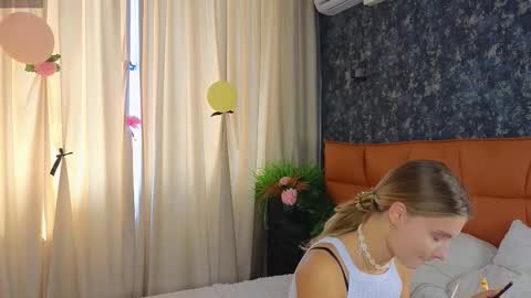 Snapshot of lafeti chatting on September 16, 6:43 am Lilia online show from September 16, 6:43 am