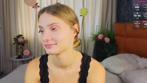 Snapshot of lafeti chatting on October 2, 7:13 am Lilia online show from October 2, 7:13 am