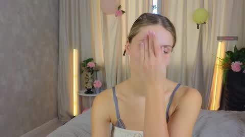 Snapshot of lafeti chatting on October 11, 6:51 am Lilia online show from October 11, 6:51 am