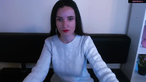 Snapshot of laimapinch_ chatting on January 3, 1:47 pm Laima online show from January 3, 1:47 pm