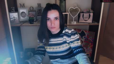 Snapshot of laimapinch_ chatting on December 15, 1:32 pm Laima online show from December 15, 1:32 pm