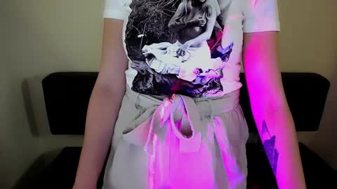 Snapshot of laimapinch_ chatting on September 20, 10:46 am Laima online show from September 20, 10:46 am