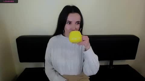Snapshot of laimapinch_ chatting on September 25, 12:37 pm Laima online show from September 25, 12:37 pm