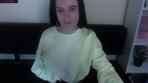 Snapshot of laimapinch_ chatting on January 12, 5:44 pm Laima online show from January 12, 5:44 pm