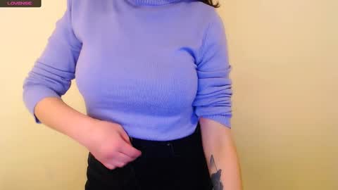 Snapshot of laimapinch_ chatting on October 16, 1:58 pm Laima online show from October 16, 1:58 pm
