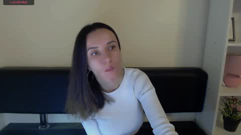 Snapshot of laimapinch_ chatting on December 22, 7:11 am Laima online show from December 22, 7:11 am