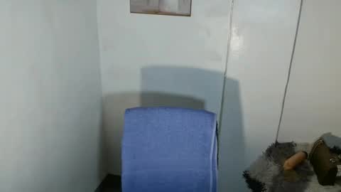 lakshmi_052704 online show from September 18, 9:13 pm