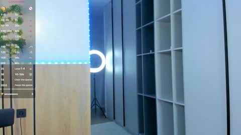 Julia online show from January 8, 8:13 pm