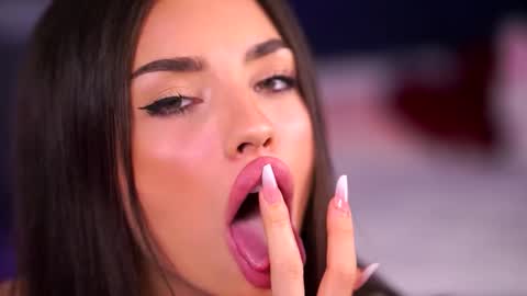 Lala online show from December 4, 9:04 pm