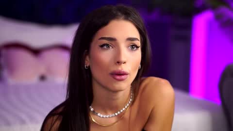 Snapshot of lalaroze chatting on September 18, 7:12 pm Lala online show from September 18, 7:12 pm