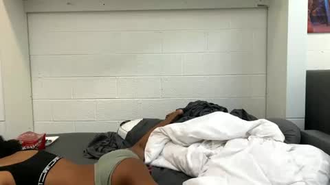 lalunevelvet online show from February 22, 4:04 pm