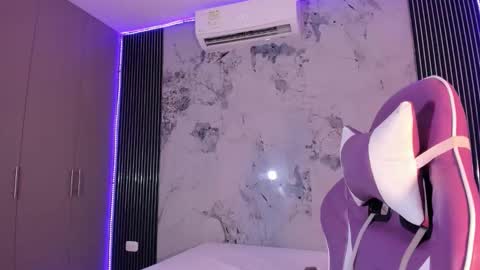 Laura online show from October 22, 12:43 pm