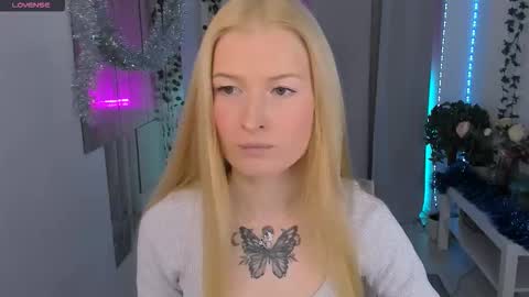 Laly online show from December 21, 4:22 pm