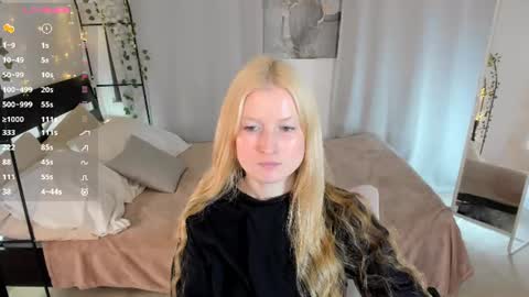 Laly online show from June 14, 6:47 am