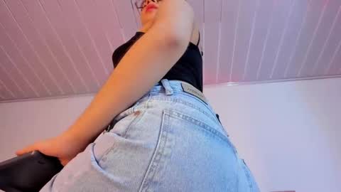 Snapshot of lana_dol chatting on February 24, 11:52 am ... . . ... online show from February 24, 11:52 am