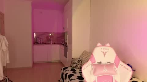 Eva online show from May 14, 3:23 am
