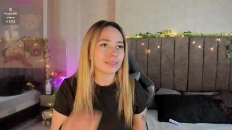 Lana online show from February 7, 5:22 am