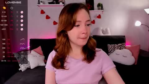 Snapshot of lanablu_ chatting on September 25, 2:32 am Lana online show from September 25, 2:32 am